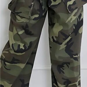 XXL Wide-Leg Camo Cargo Pants – Statement Street Style 🔥